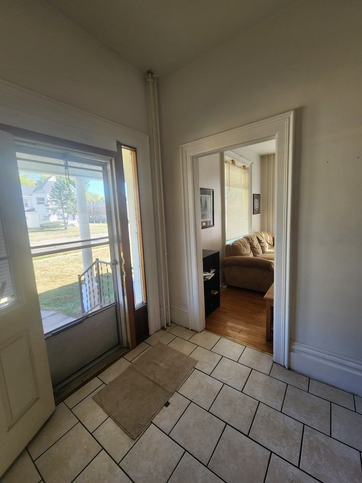 1204 State St - Photo 3 of 16