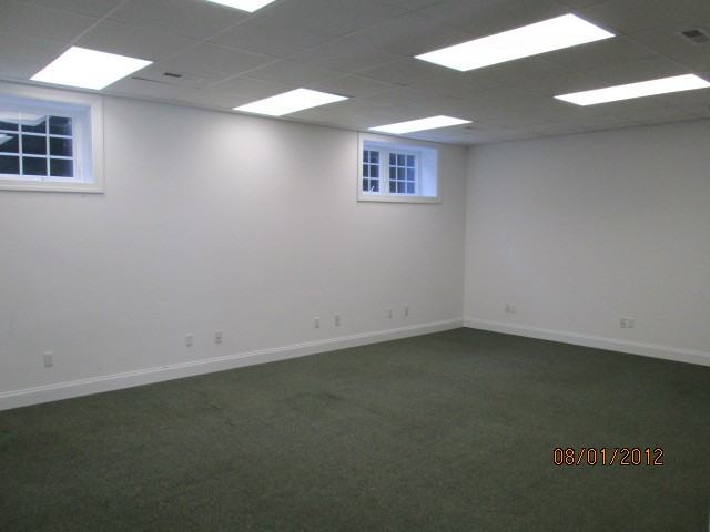 2152 Plainview Ctr - Photo 3 of 8