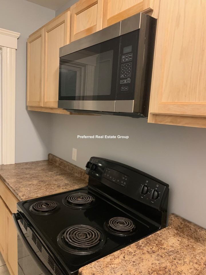 9 Greenwood St #2 - Photo 2 of 15
