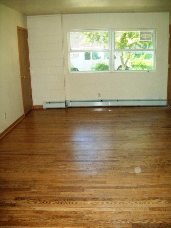 2116 Fisher St - Photo 3 of 11