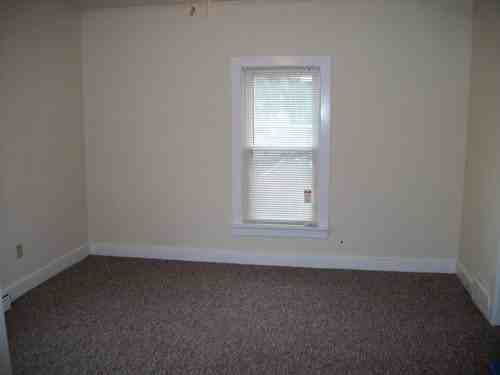 2116 Fisher St - Photo 5 of 11