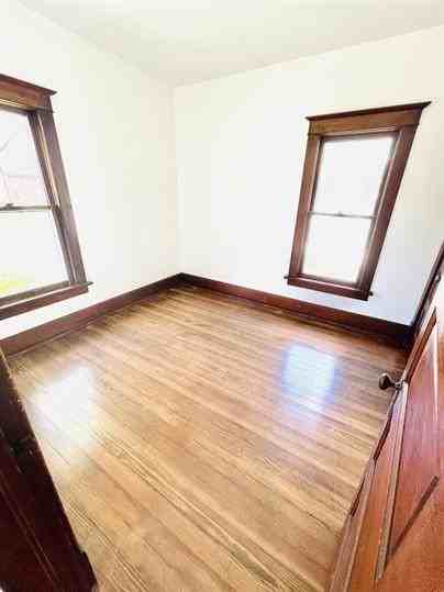 856 S Lincoln Ave - Photo 2 of 10