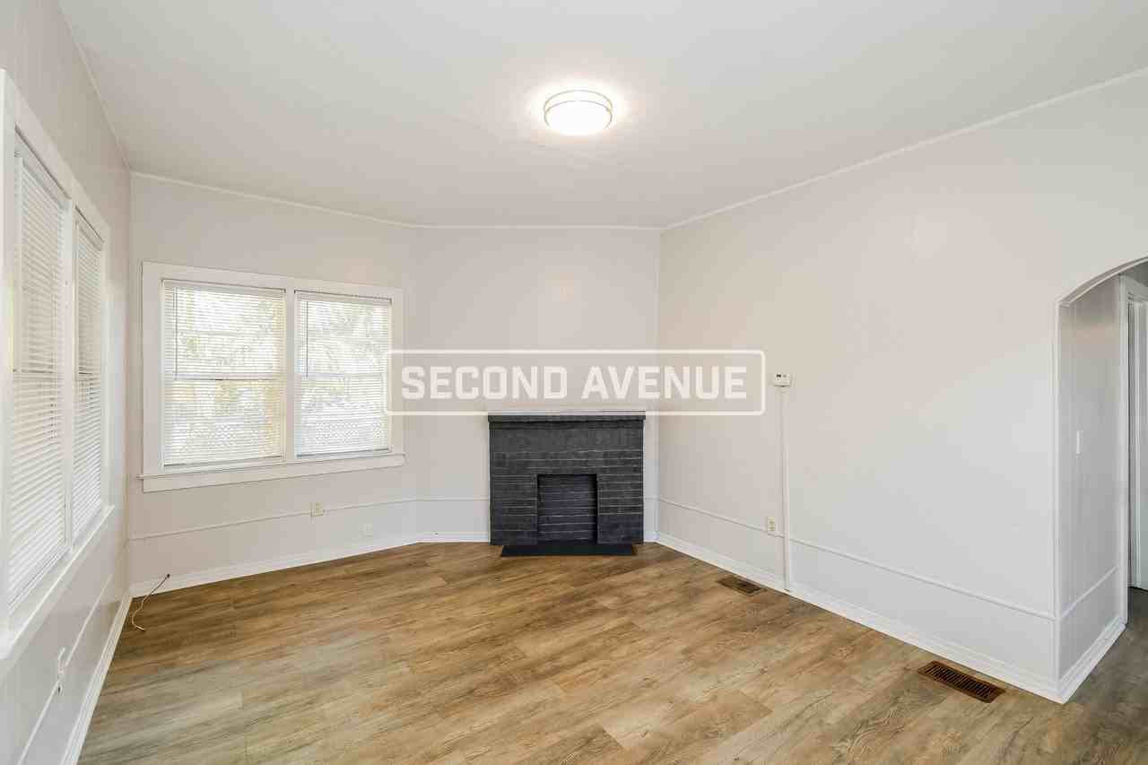 3403 Phoenix Ave - Photo 2 of 12