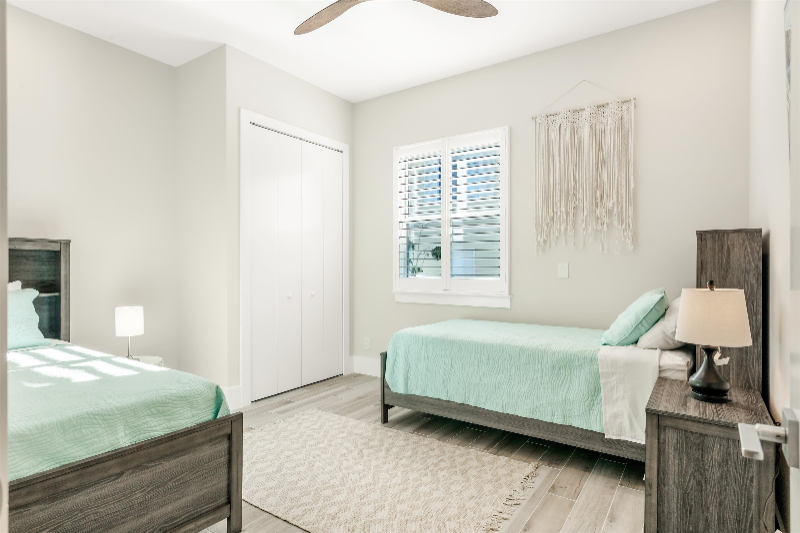 767 110th Ave N - Photo 7 of 35