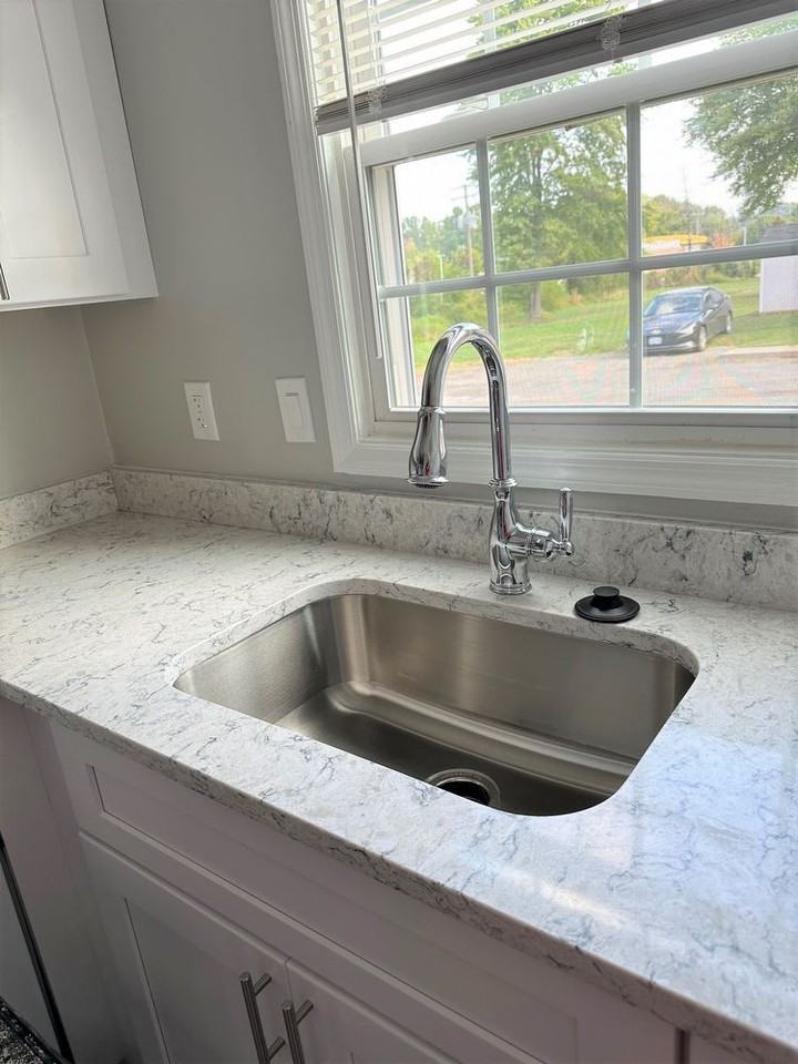 328 Jackson St - Photo 2 of 8