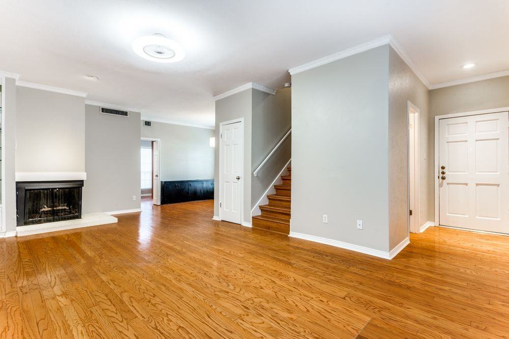 4319 Bellaire Dr S - Photo 2 of 16