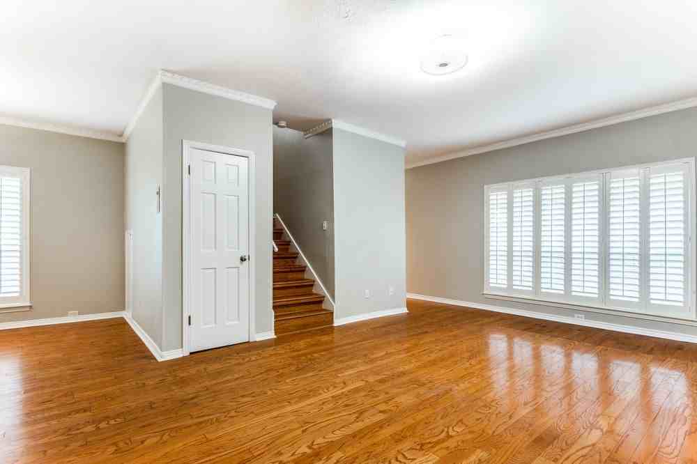 4319 Bellaire Dr S - Photo 3 of 16