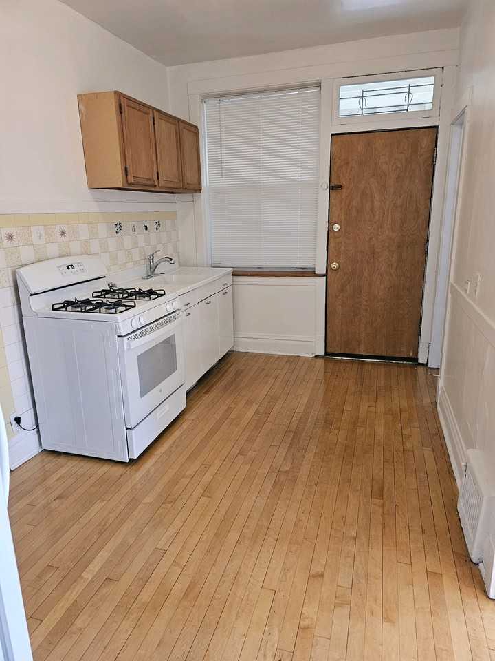 3755 W Grace St #1 - Photo 3 of 5