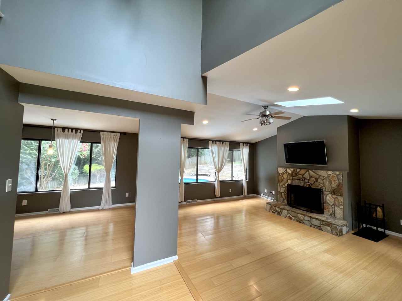 1437 Jules Court - Photo 2 of 7