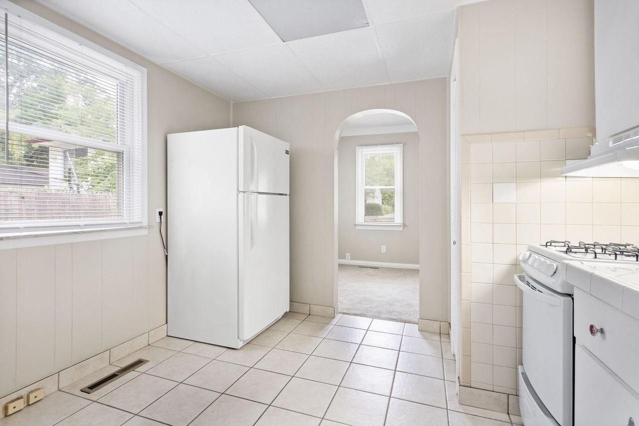 23230 Columbus Ave #1 - Photo 2 of 10