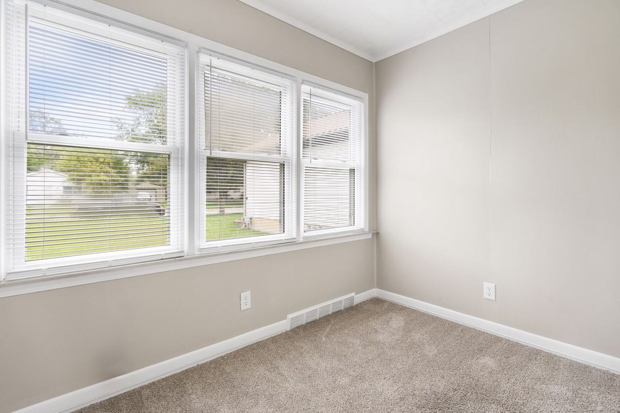 23230 Columbus Ave #1 - Photo 7 of 10