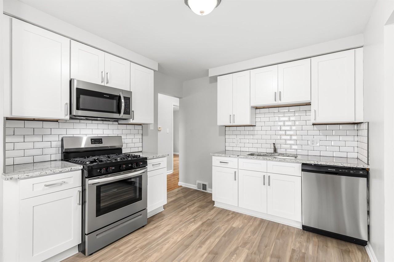 32506 Florence St #1 - Photo 7 of 24