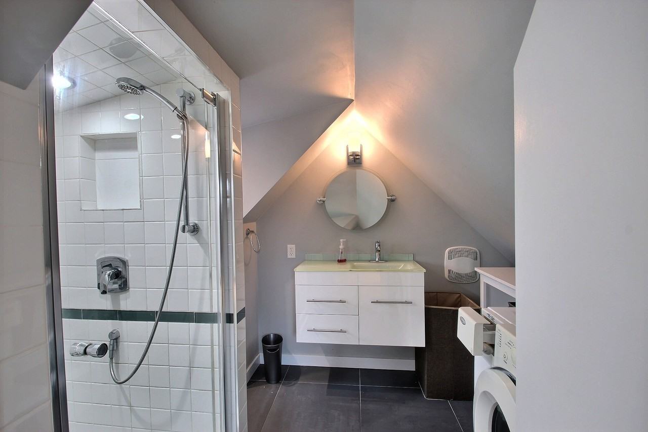 75 Dufferin St #75 - Photo 2 of 9