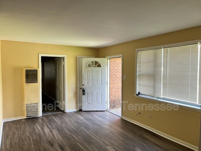 275 Flynn Rd - Photo 2 of 15