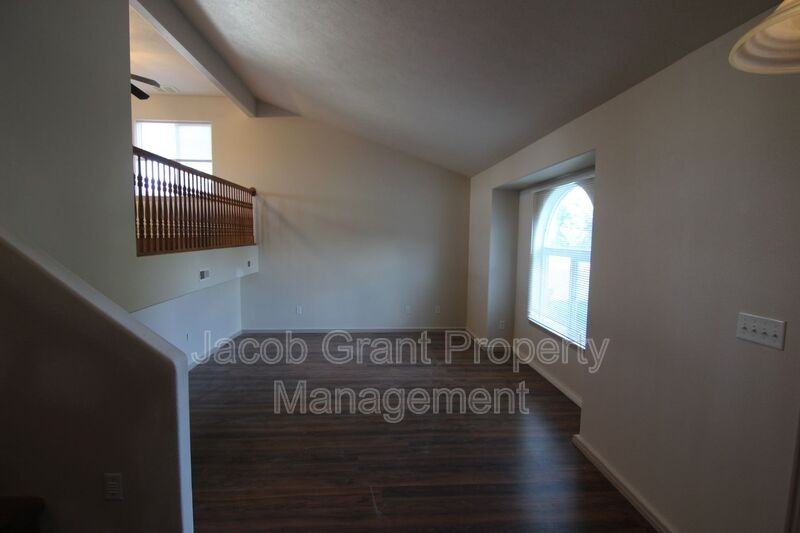 4240 Willow Canyon Dr - Photo 2 of 19