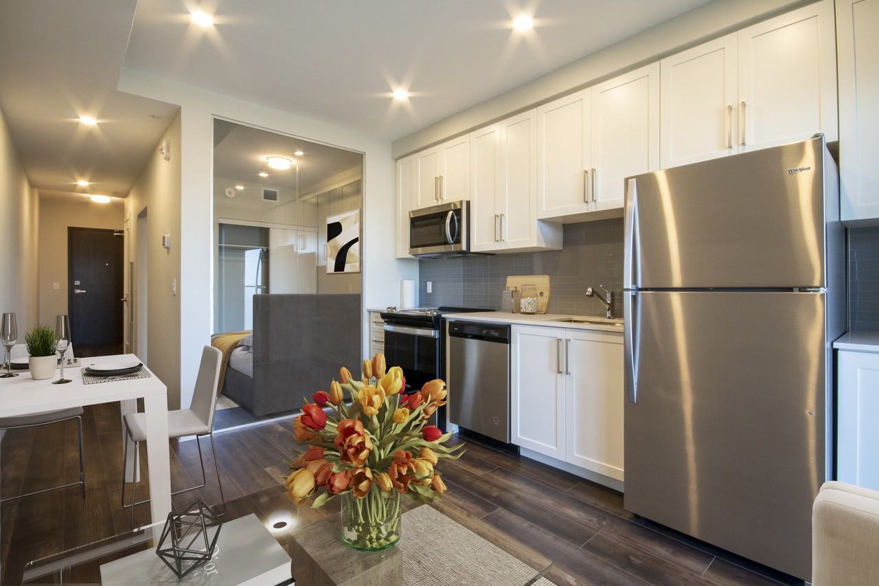 15 Queen Street South #1505