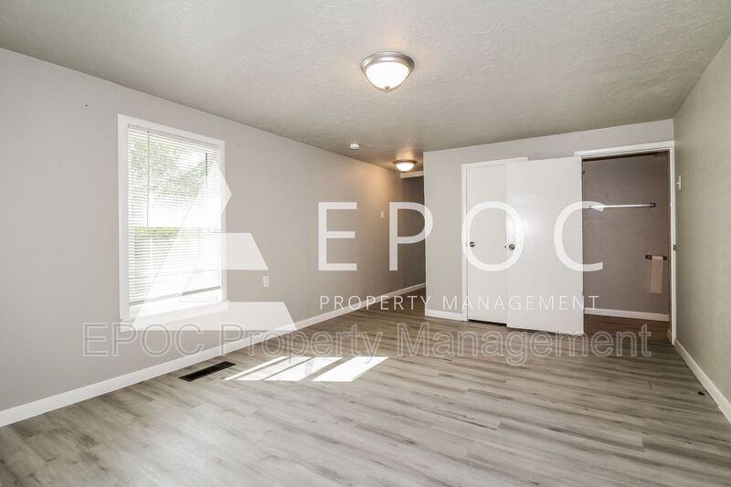 704 Tiffin Ave - Photo 3 of 15