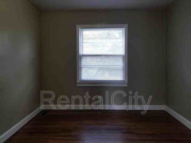 1349 Dungan St - Photo 2 of 16