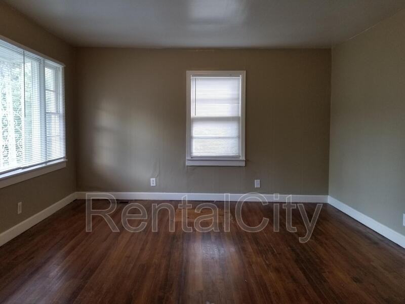 1349 Dungan St - Photo 3 of 16