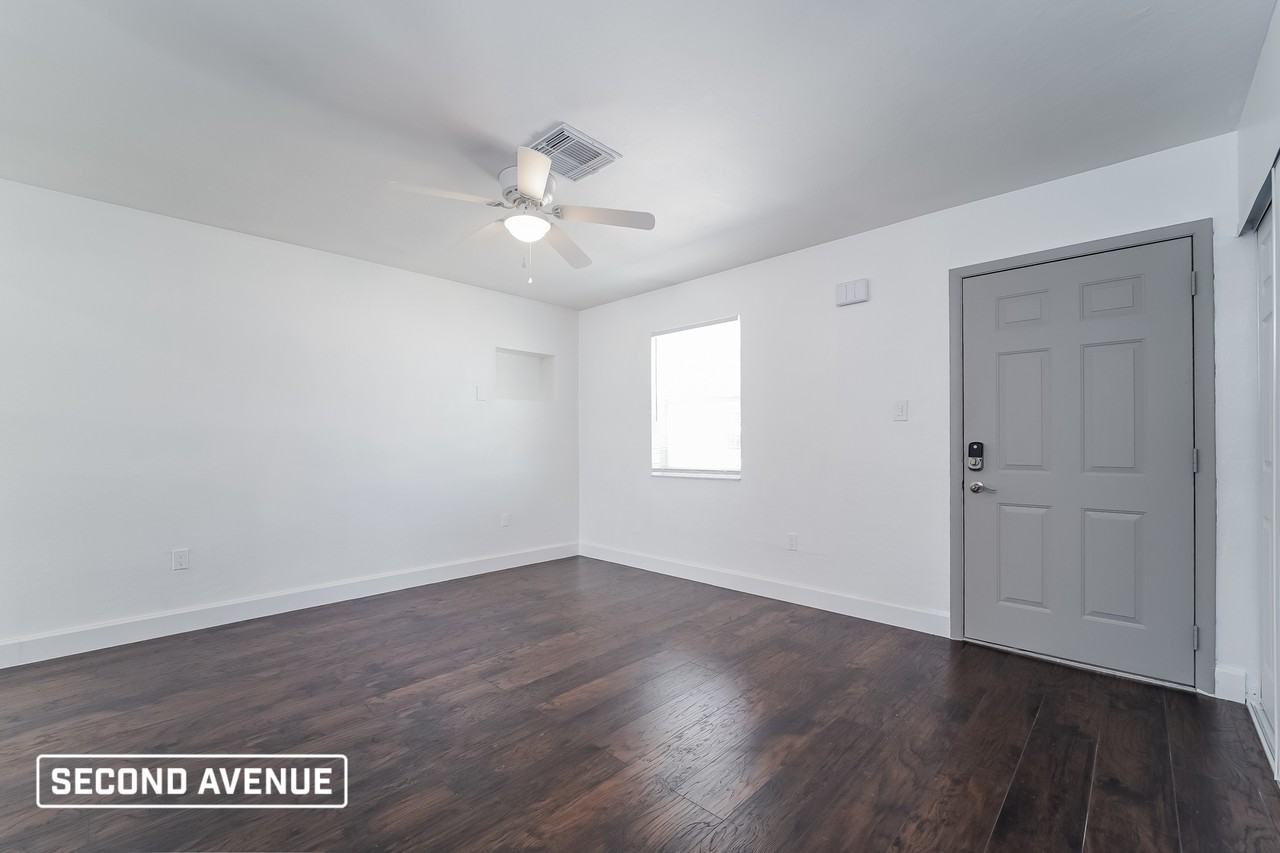 8617 Shumock Ave - Photo 3 of 17
