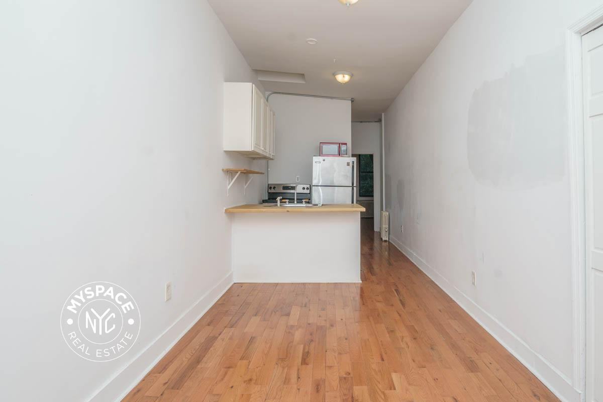 369 Menahan St #3R - Photo 3 of 11