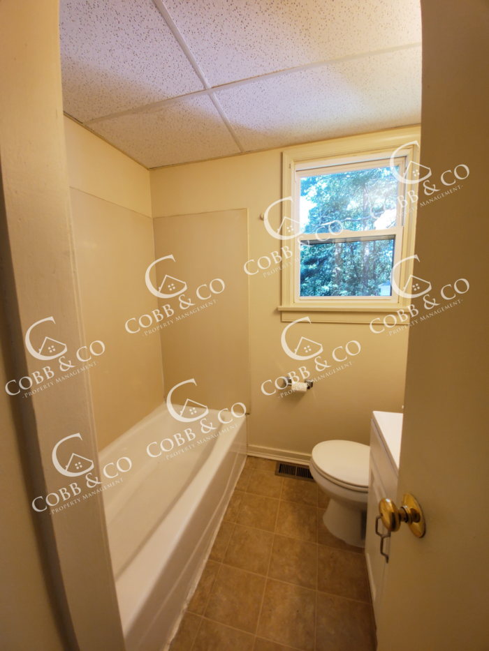 210 Brame Ave - Photo 3 of 11