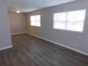 4901 Tanglewood Dr - Photo 3 of 10