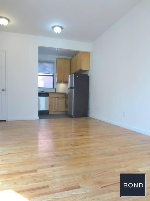 E 73rd St #5D - Photo 3 of 4