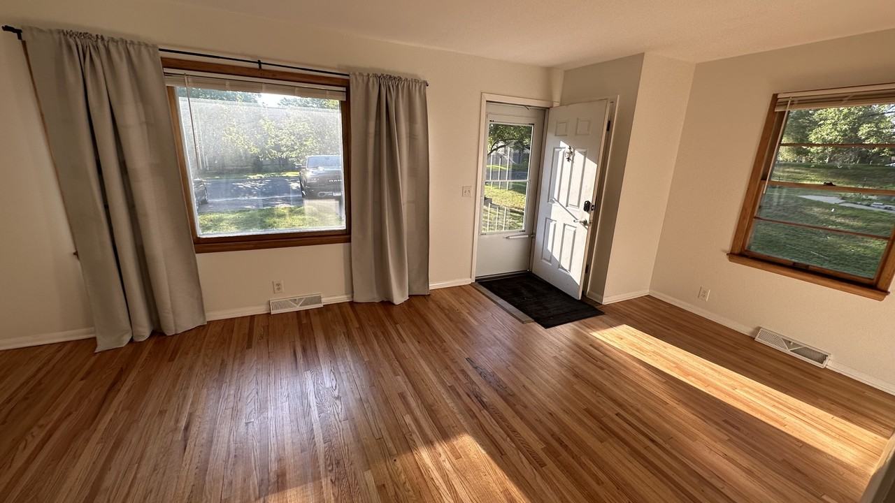 1624 Natchez Ave S #1624 - Photo 2 of 7