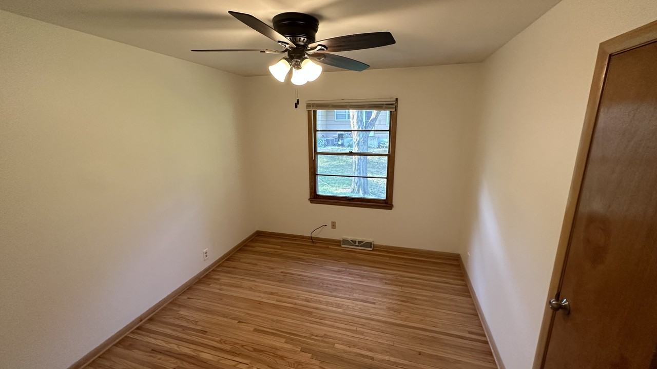 1624 Natchez Ave S #1624 - Photo 3 of 7