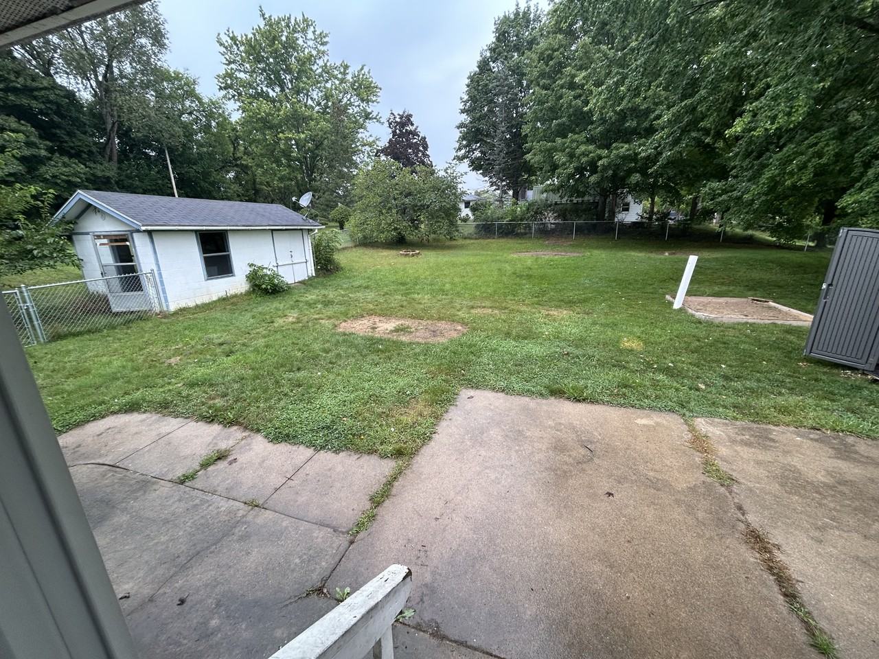 413 E Lincoln St #NA - Photo 3 of 15