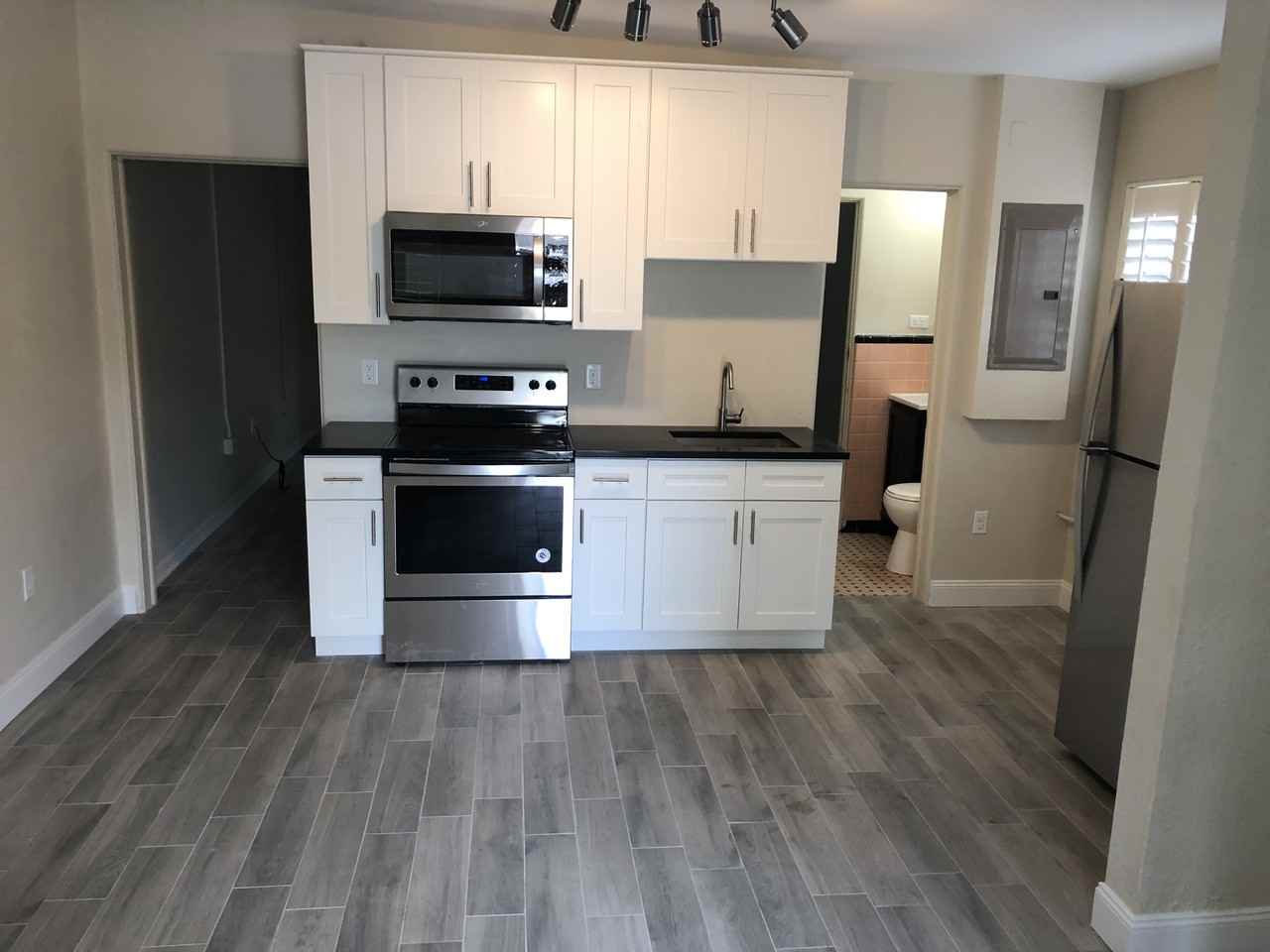 2306 E Central Blvd #2308 - Photo 2 of 3