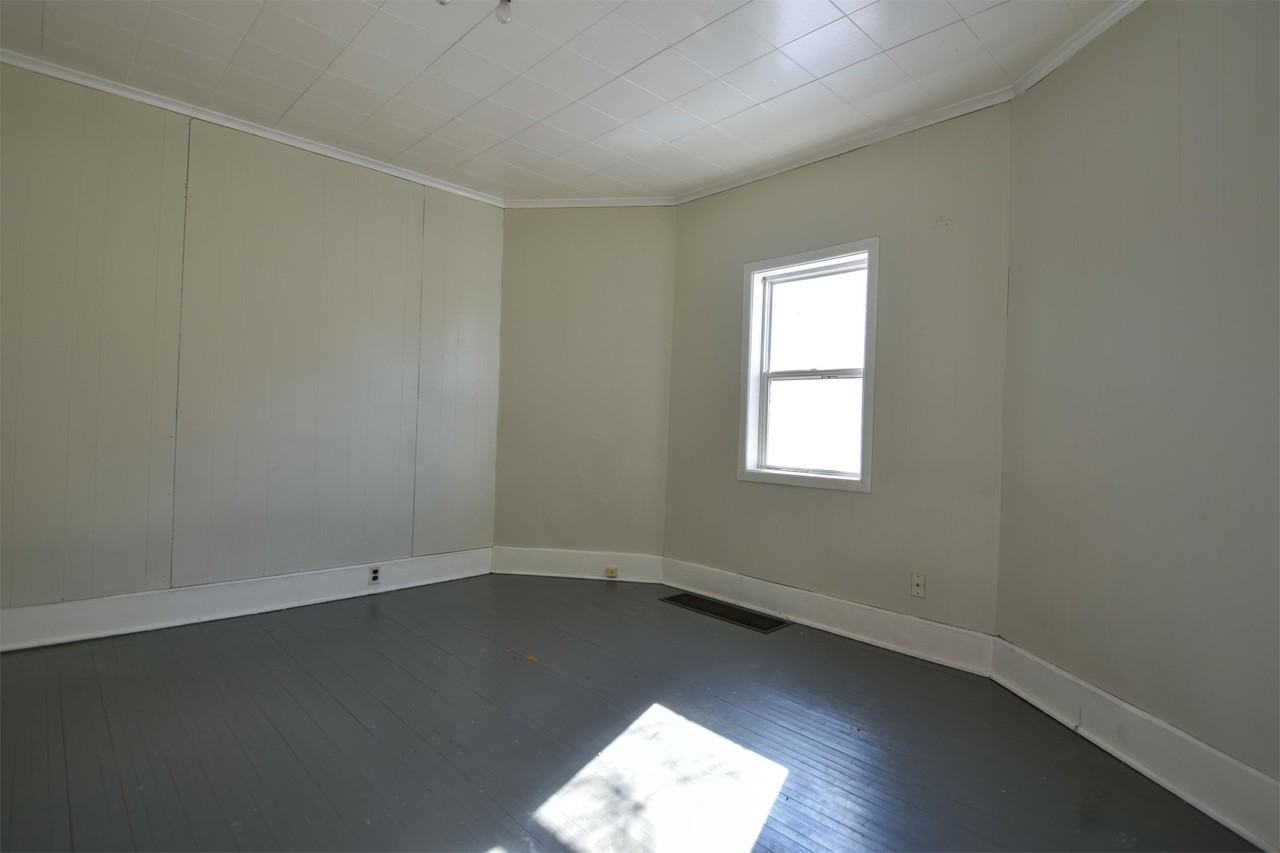 127 Woodlawn Ave Apt B #B - Photo 6 of 9