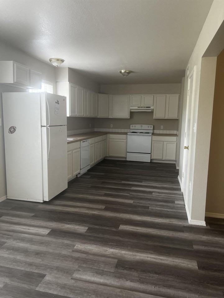 613 S 11th St #1 - Photo 5 of 15