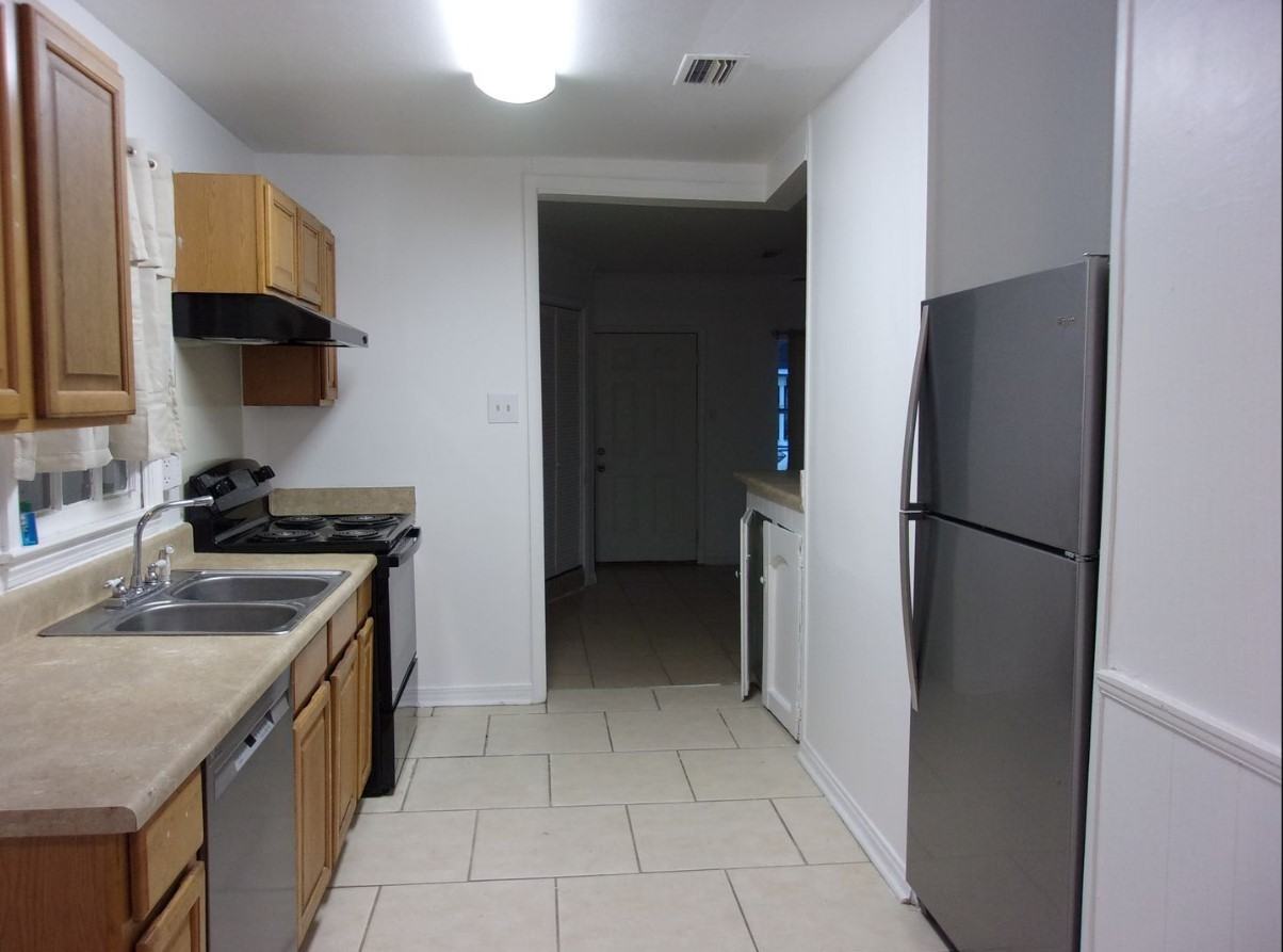 1575 Cody Rd N #1 - Photo 2 of 4