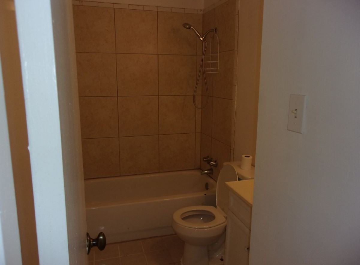 1575 Cody Rd N #1 - Photo 4 of 4