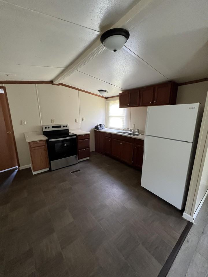 830 Old Clemson Hwy #W31 - Photo 3 of 8