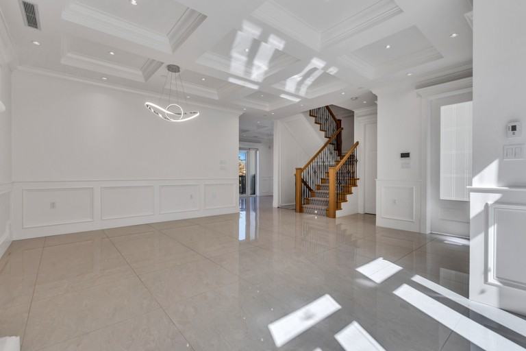 2923 23rd Ave W - Photo 2 of 30