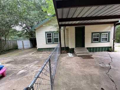 706 E Duval St - Photo 3 of 9