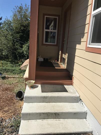 646 Se 8th St - Photo 2 of 8