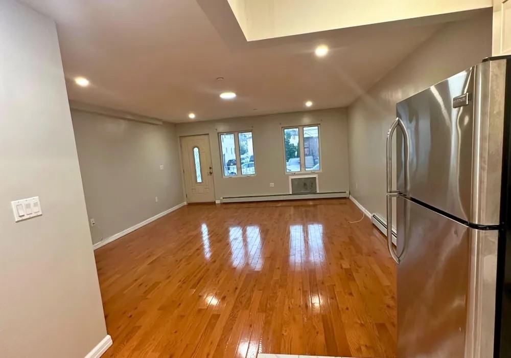 14736 Springfield Ln #1stFL - Photo 3 of 13