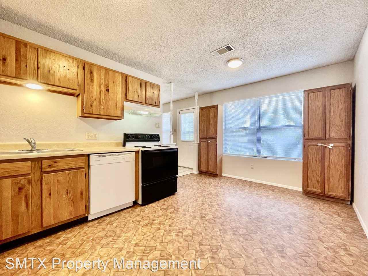 904 Dartmouth St - Photo 3 of 11