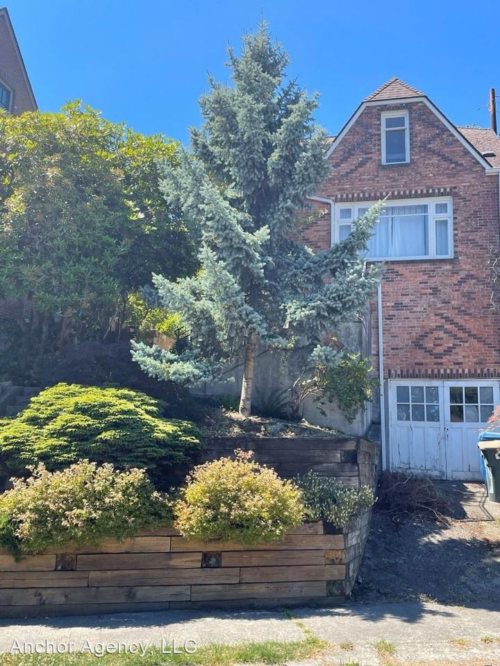 5511 Seward Park Ave S - Photo 2 of 21