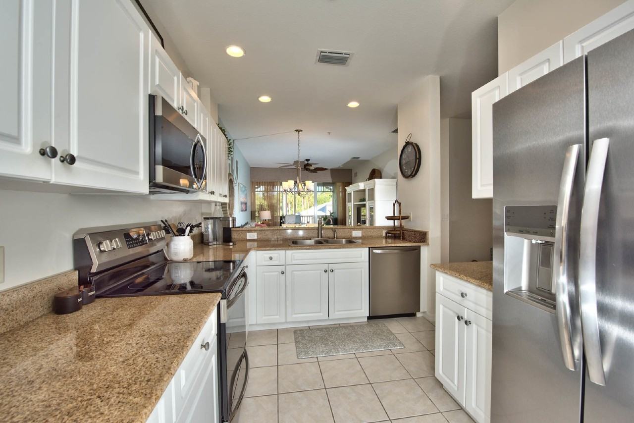 7940 Mahogany Run Ln - Photo 2 of 17