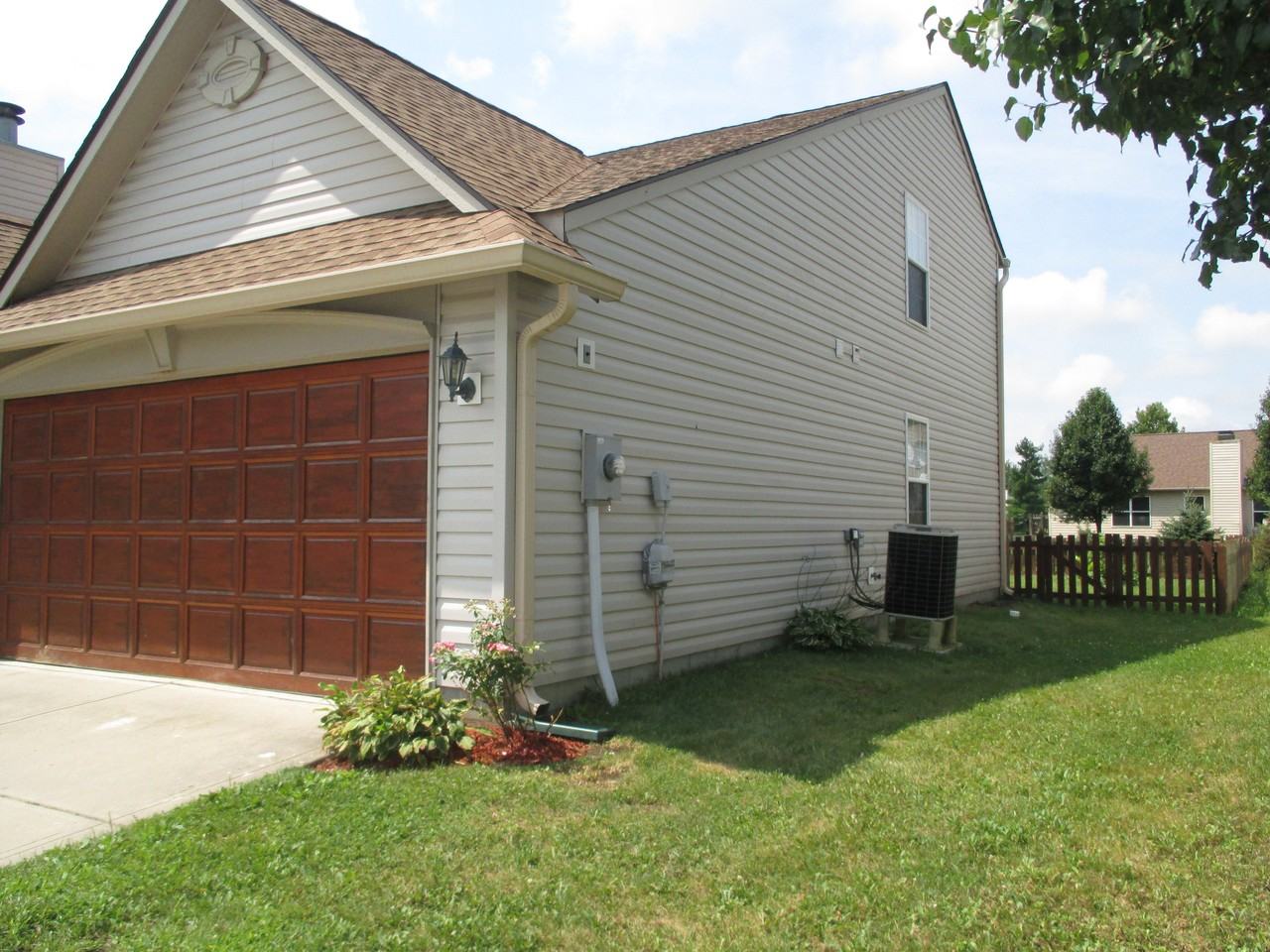 2228 Goldeneye Cir - Photo 2 of 14