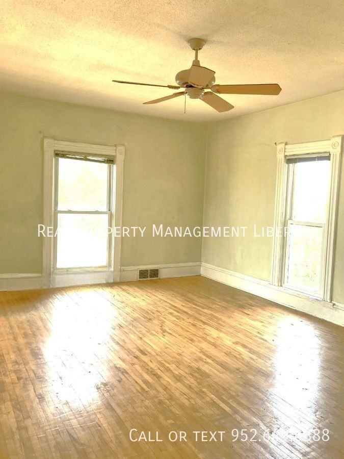 2309 2309 Buchanan St NE - 2309 Buchanan Unit #2 - Photo 3 of 12