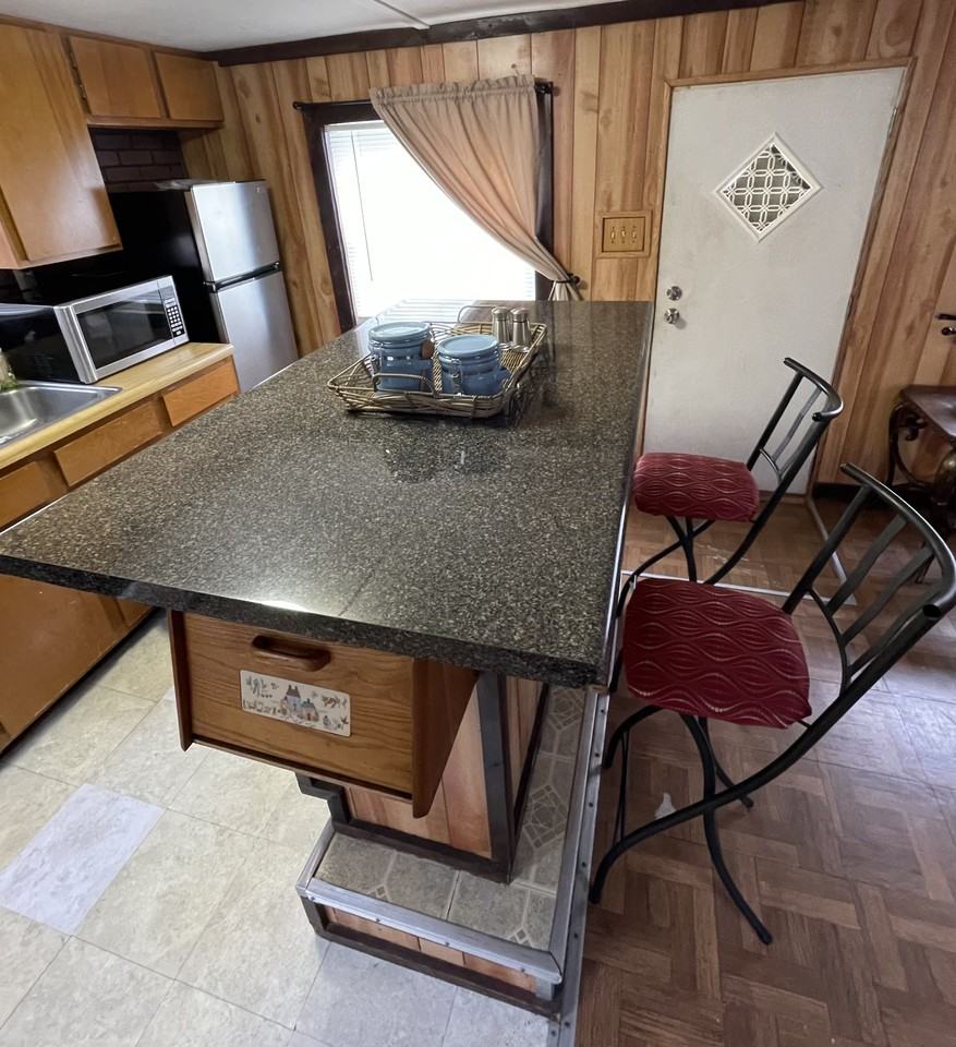 1007 Jessamine Dr #NA - Photo 3 of 13