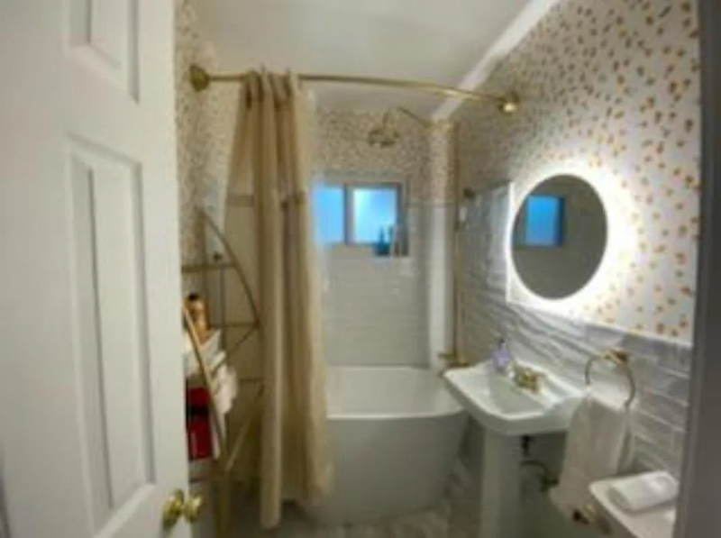 915 Nautilus Isle - Photo 3 of 11
