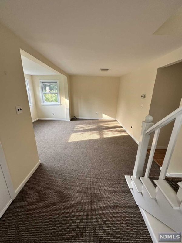 431 Northern Pkwy - Photo 3 of 12