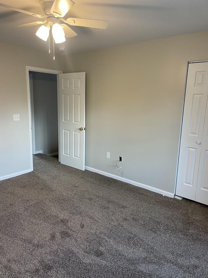 1807 Woodbrooke Dr #1 - Photo 3 of 7